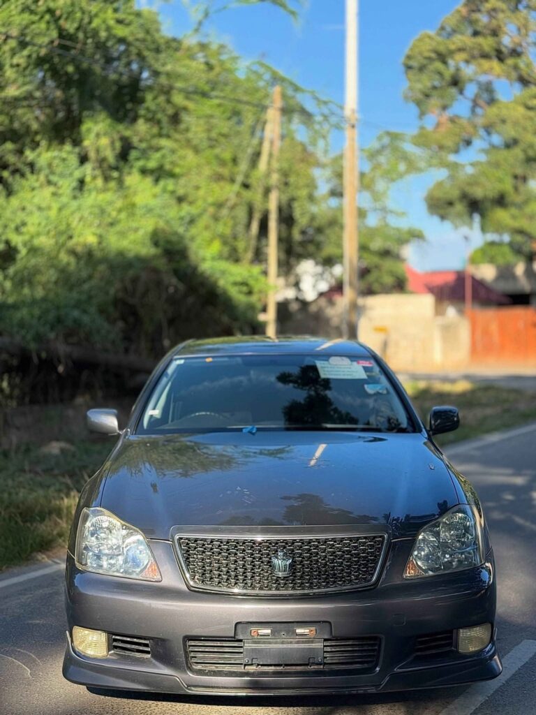 Price Toyota Crown 2007 for Sale in Dar es Salaam