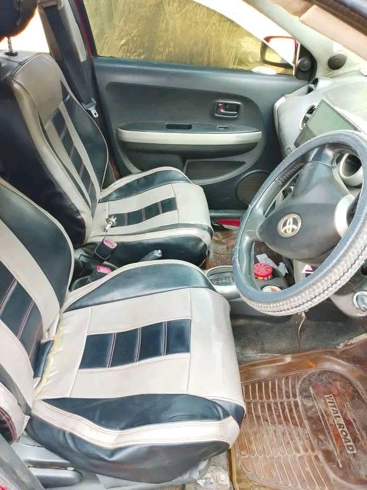 Magari Sokoni Toyota IST ya Bei Poa 2005
