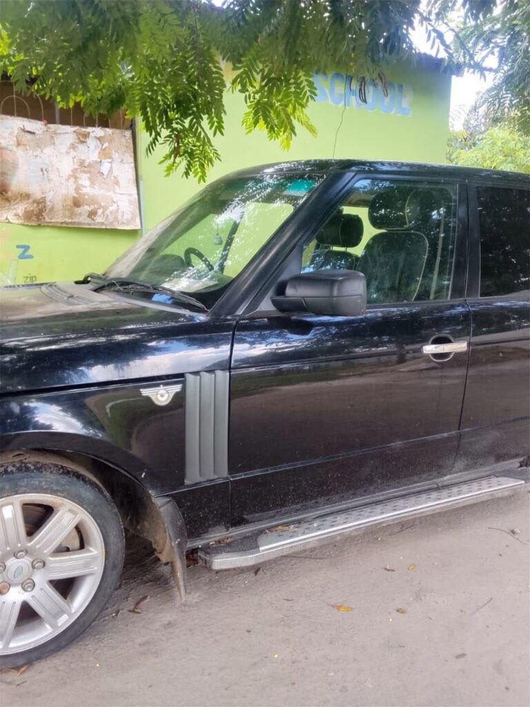 Price Land Rover Range Rover 2004 for Sale in Dar es Salaam