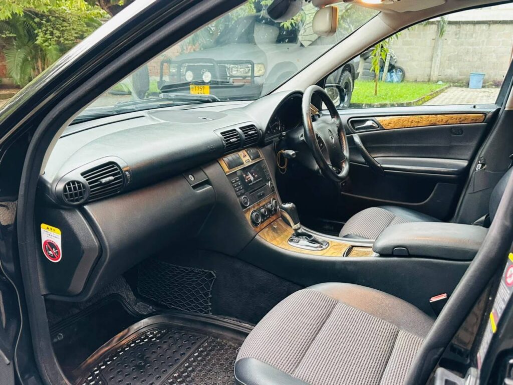 Magari Used Benz C-Class 2006 Dar es Salaam Tanzania