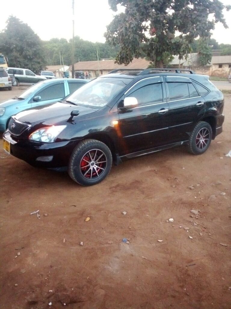 Price Toyota Harrier 2004 for Sale in Morogoro