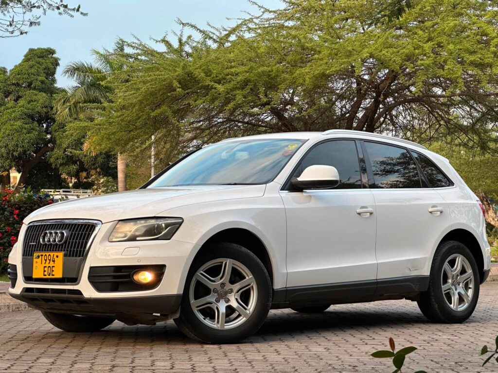 Magari Q5 2009 lipo Dar es Salaam