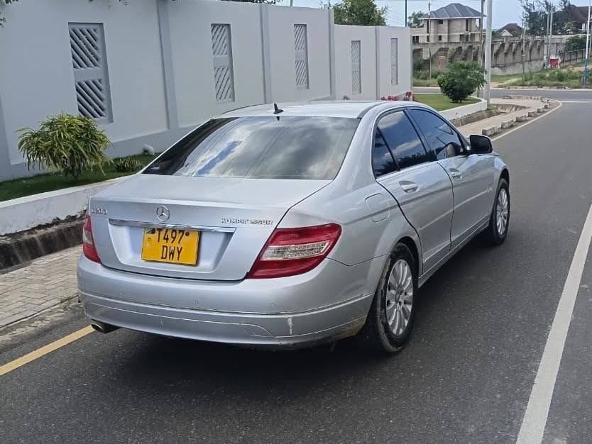 Magari C-Class 2008 lipo Dar es Salaam