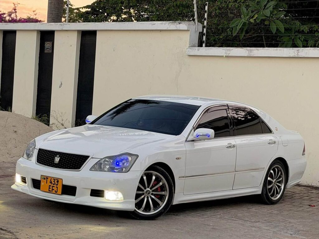 Price Of Toyota Crown 2007 for Sale in Tanzania