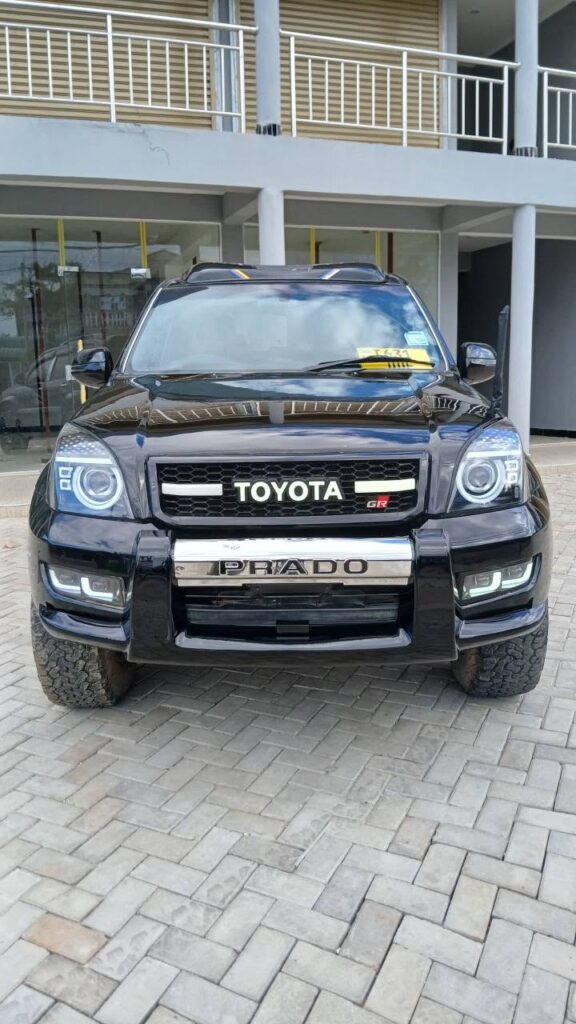 Magari Sokoni Toyota Land Cruiser Prado ya Bei Poa 2007