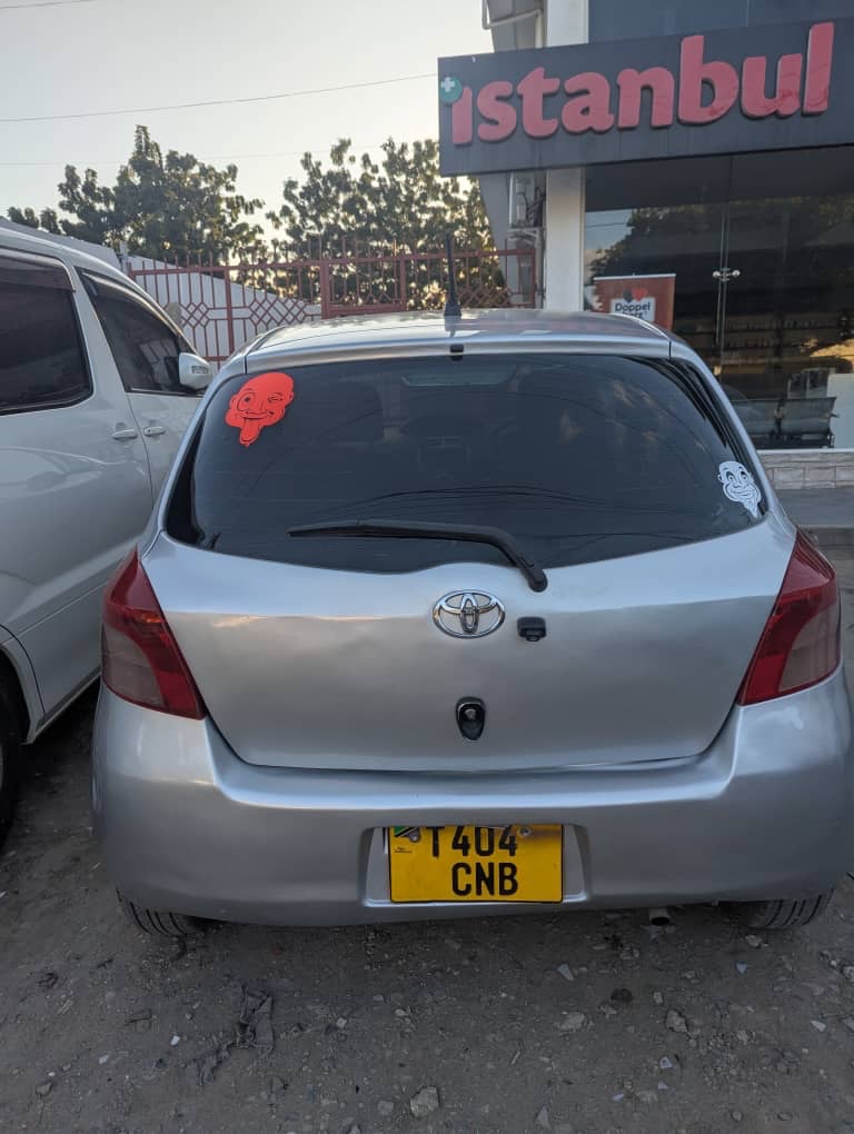 Toyota Vitz bei poa sokoni Dar es Salaam Tanzania