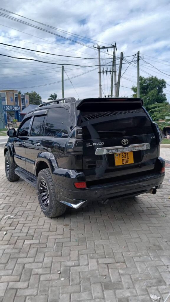 Magari Used Toyota Land Cruiser Prado 2007 Dar es Salaam Tanzania