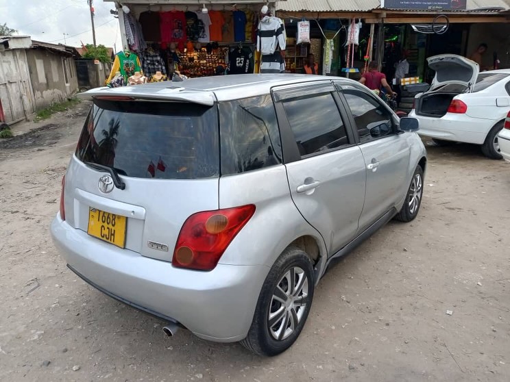 Price Toyota IST 2005 for Sale in Dar es Salaam