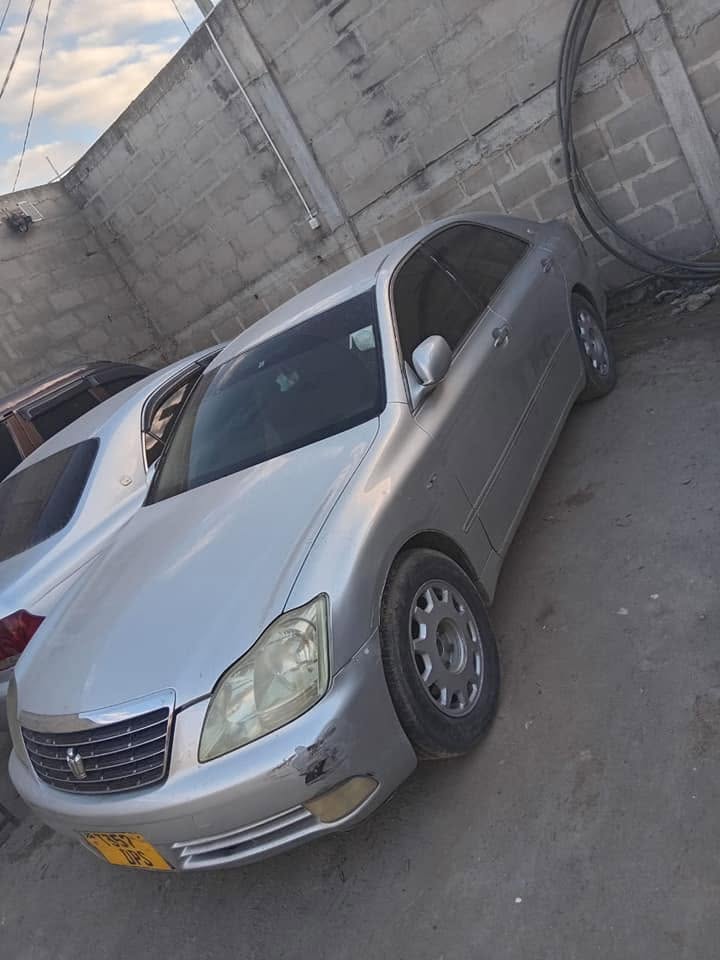 Toyota Crown 2005 for Sale in Dar es Salaam