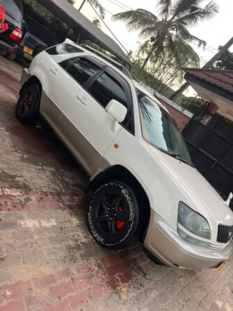 Bei Ya Toyota Harrier 2000 Sokoni Dar es Salaam Tanzania