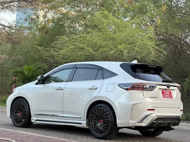 Toyota Harrier 2016 for Sale in Dar es Salaam