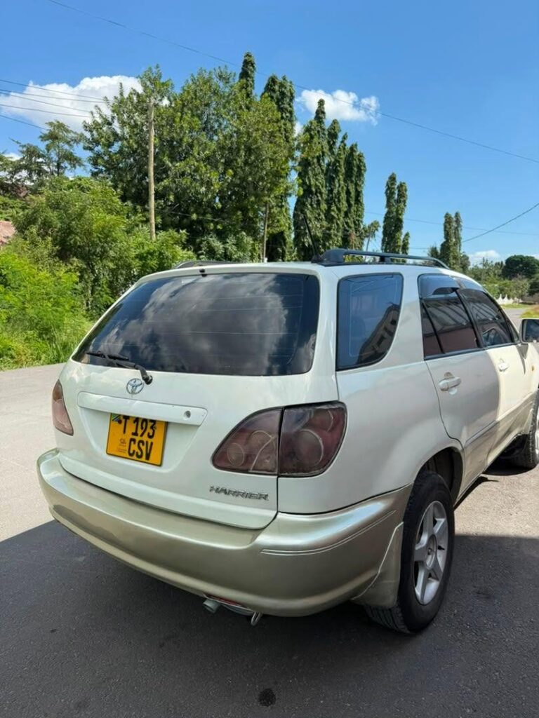 Toyota Harrier bei poa sokoni Dar es Salaam Tanzania