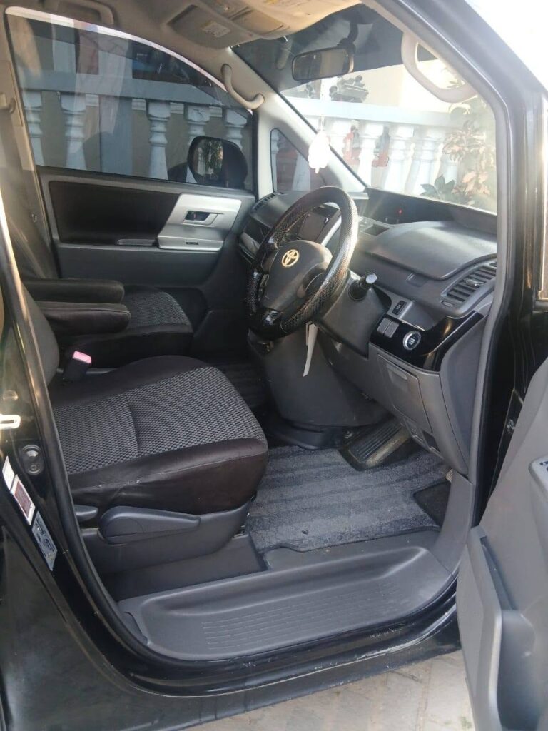 Magari Used Toyota Noah 2008 Dar es Salaam Tanzania