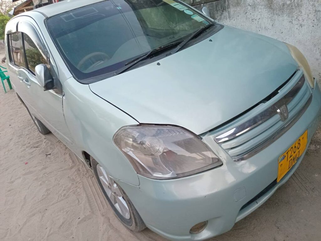 Price Toyota Raum 2005 for Sale in Dar es Salaam