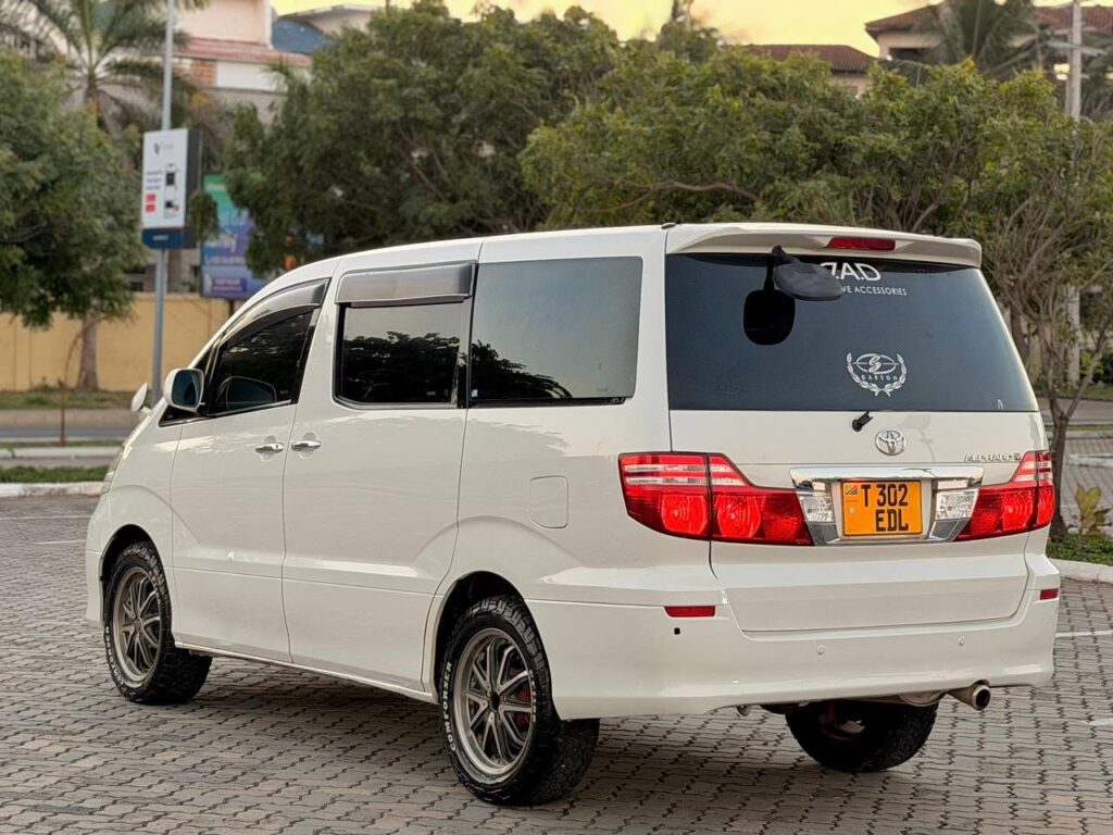 Toyota Alphard bei poa sokoni Dar es Salaam Tanzania