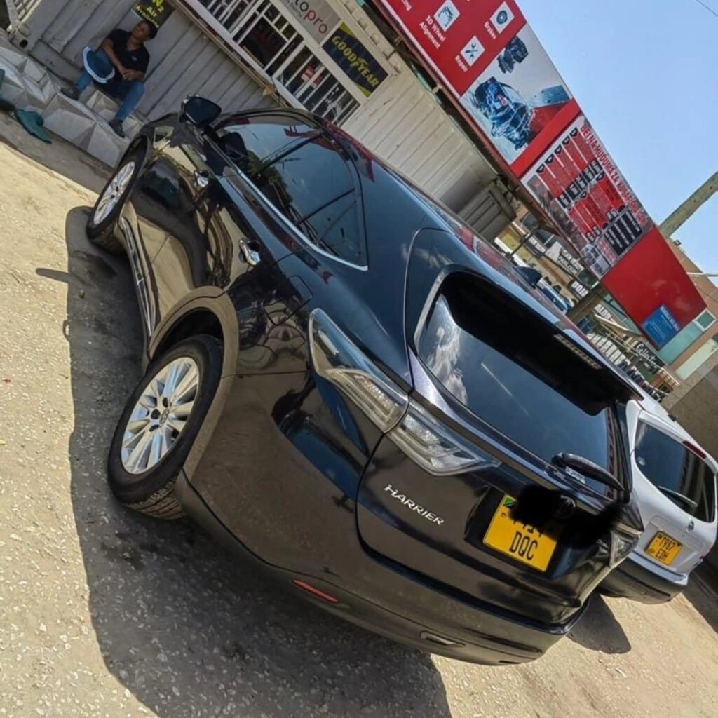 Magari Sokoni Toyota Harrier ya Bei Poa 2014