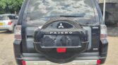 Mitsubishi Pajero bei poa sokoni Dar es Salaam Tanzania