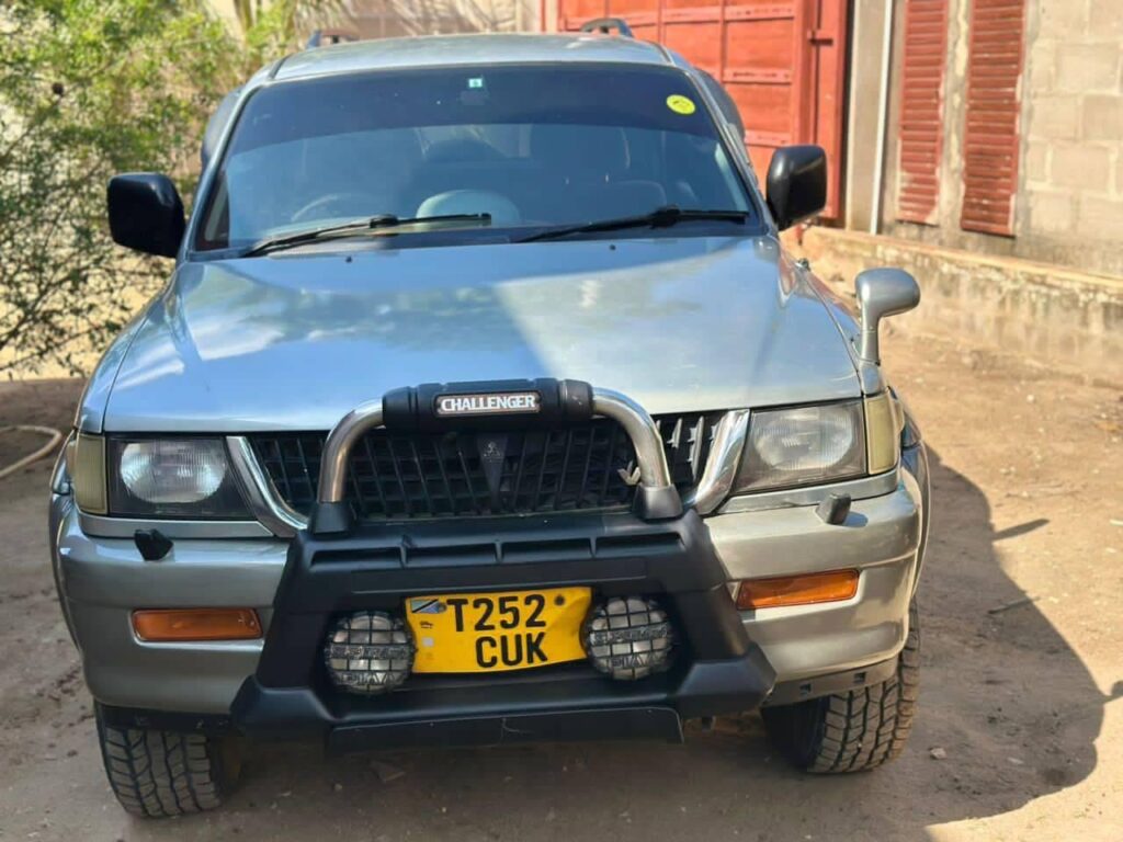 Used Mitsubishi Pajero 2000 for Sale in Dar es Salaam