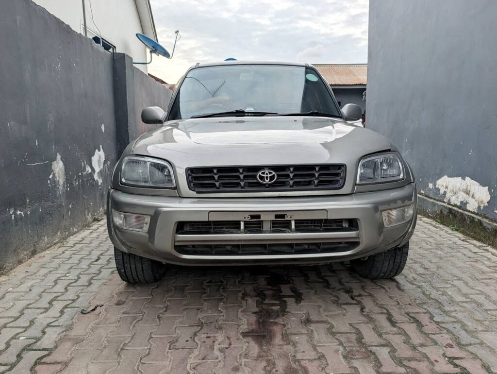 Magari Rav4 1998 lipo Dar es Salaam