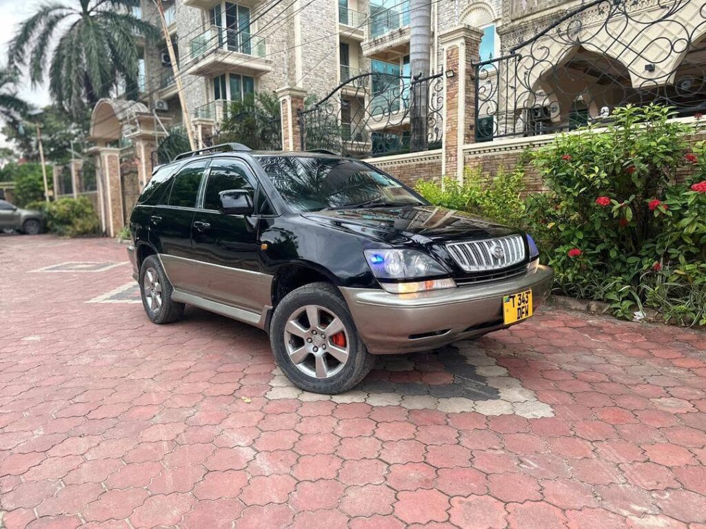 Price Toyota Harrier 2002 for Sale in Dar es Salaam