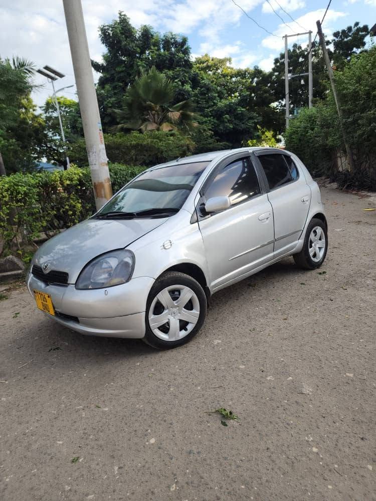 Magari Vitz 2003 lipo Dar es Salaam