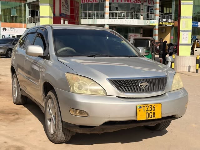 Toyota Harrier bei poa sokoni Dar es Salaam Tanzania