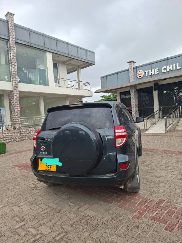 Magari Sokoni Toyota Rav4 ya Bei Poa 2007
