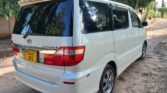Magari Sokoni Toyota Alphard ya Bei Poa 2005