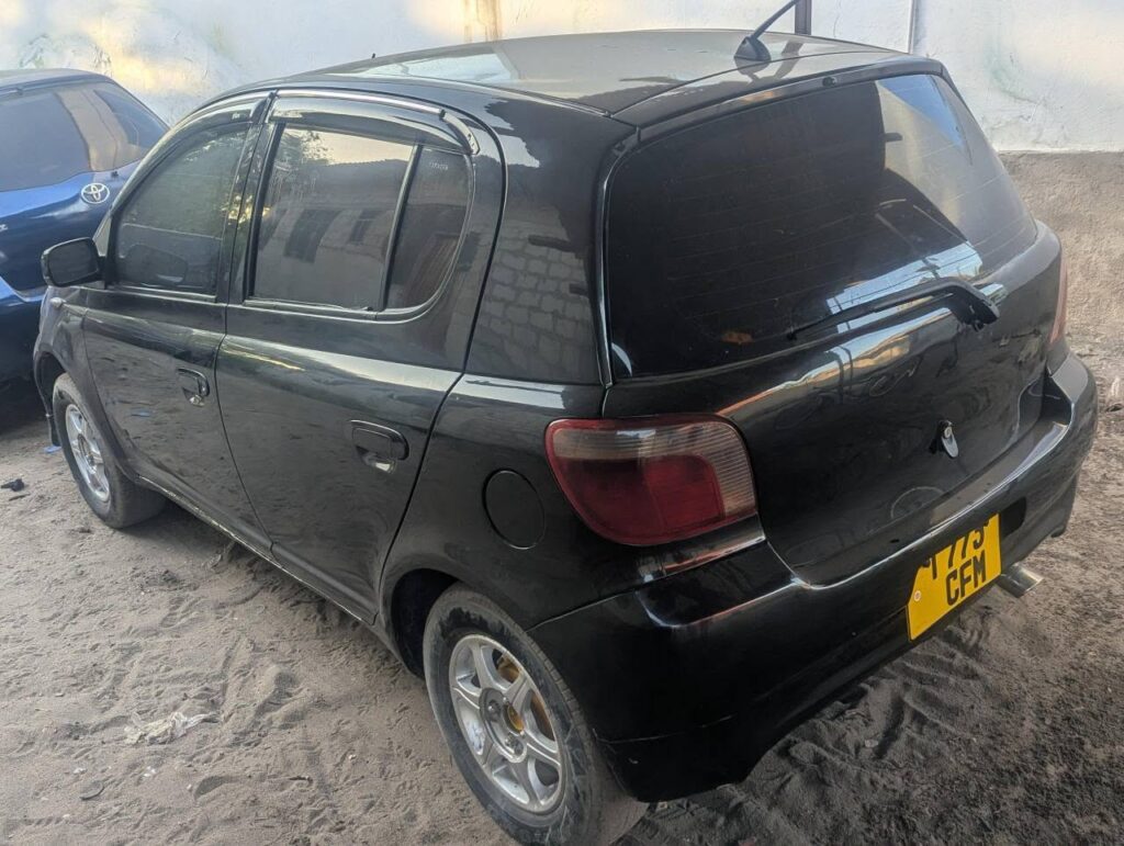 Magari Sokoni Toyota Vitz ya Bei Poa 2003