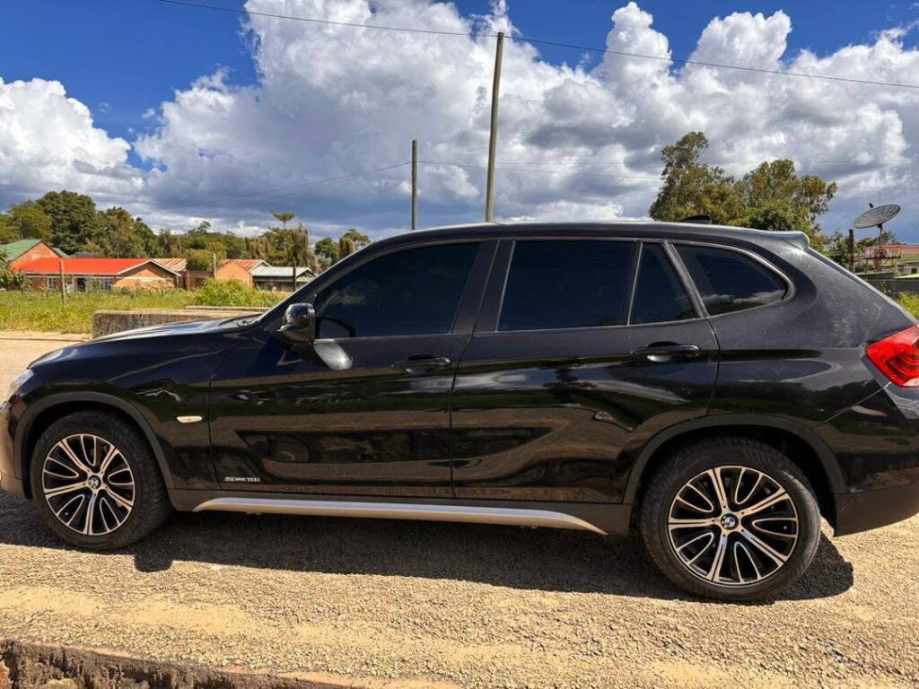 BMW X1 bei poa sokoni Dar es Salaam Tanzania