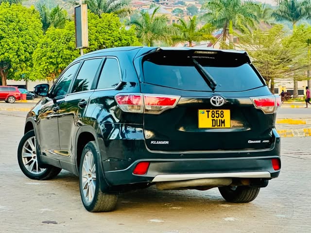 Magari Used Toyota Kluger 2015 Mwanza Tanzania