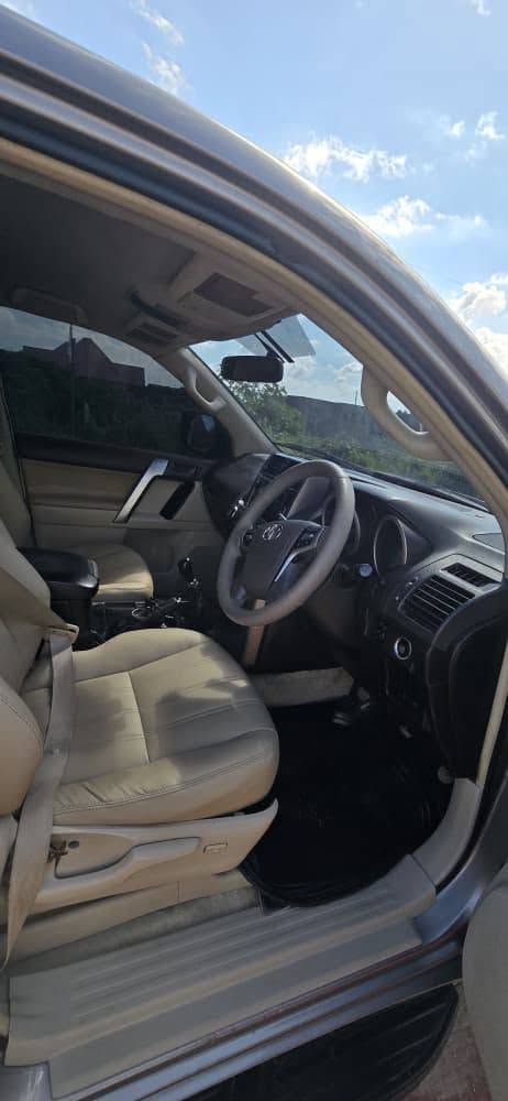 Toyota Land Cruiser Prado bei poa sokoni Dar es Salaam Tanzania