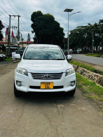 Bei Ya Toyota Vanguard 2010 Sokoni Dar es Salaam Tanzania