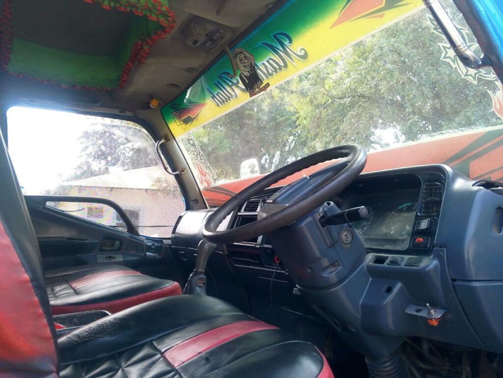 Buy Mitsubishi Canter 2000 for Sale in Singida
