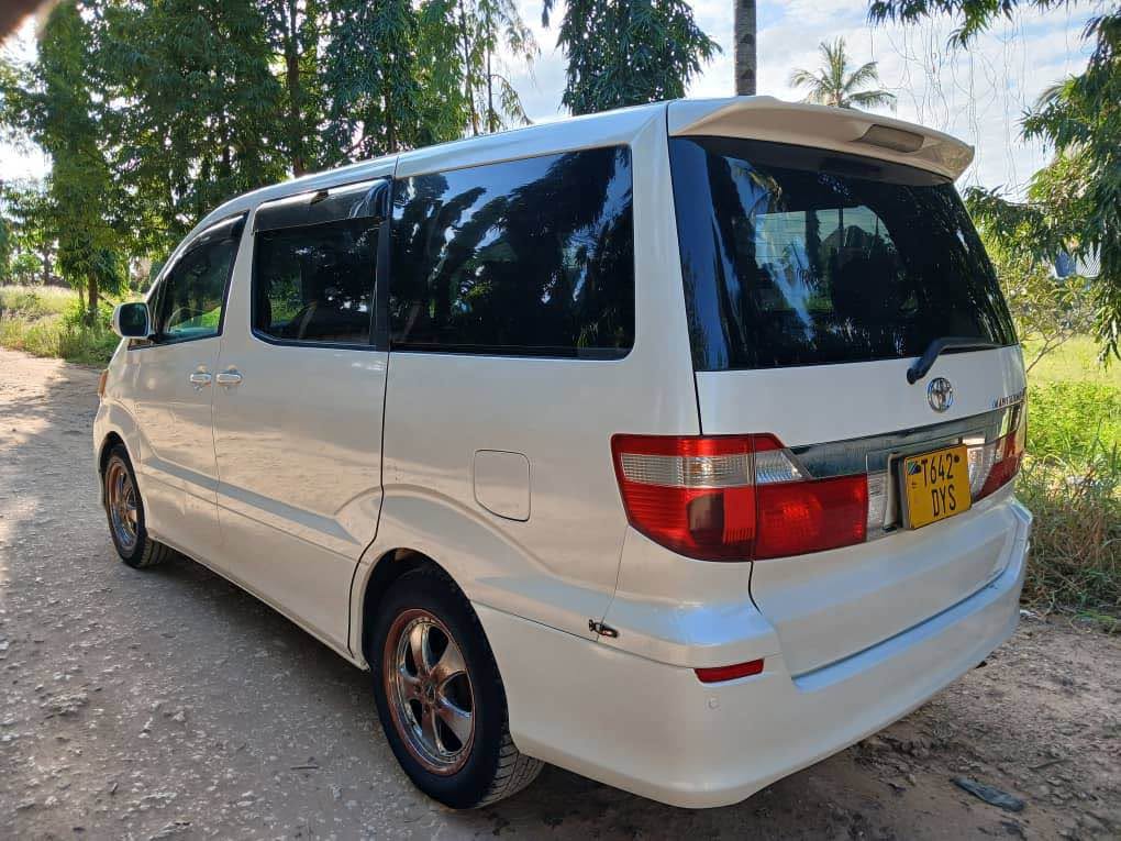 Toyota Alphard bei poa sokoni Dar es Salaam Tanzania