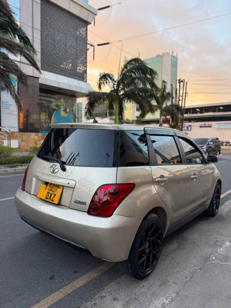 Price Toyota IST 2004 for Sale in Dar es Salaam