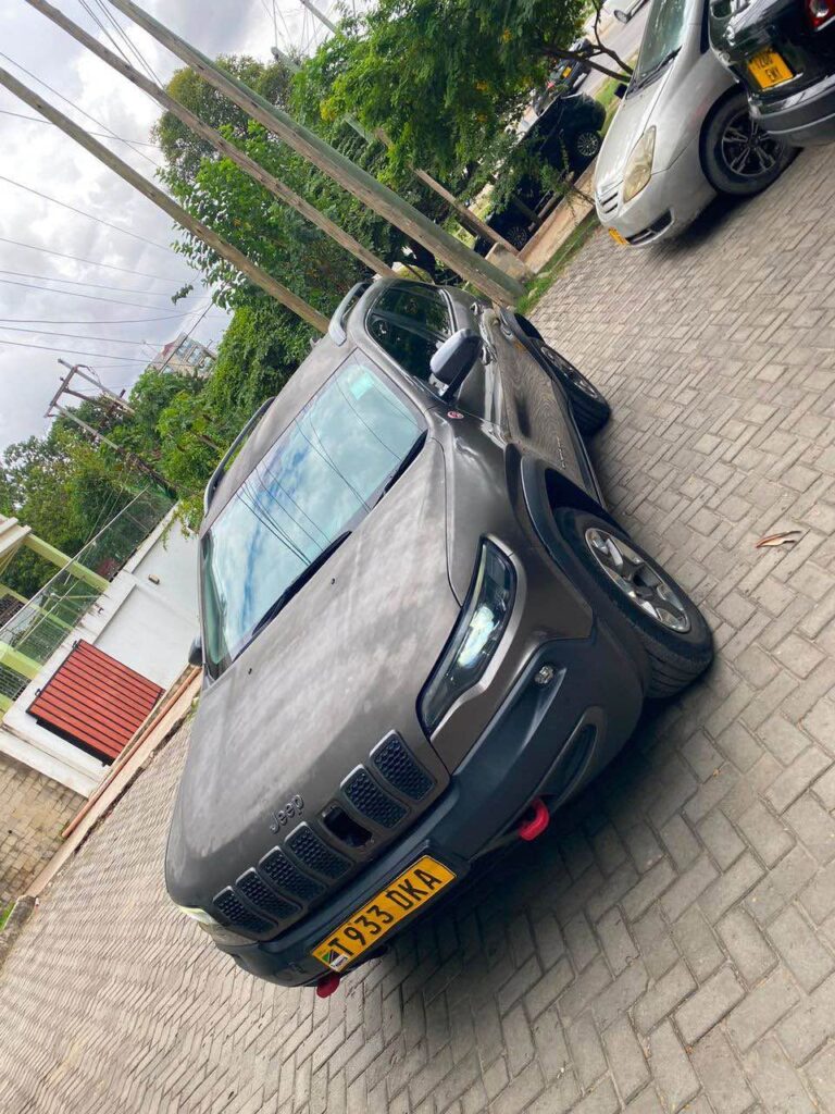 Jeep Cherokee bei poa sokoni Dar es Salaam Tanzania