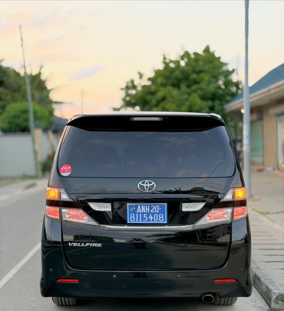 For Sale Toyota Vellfire 2010 in Dar es Salaam