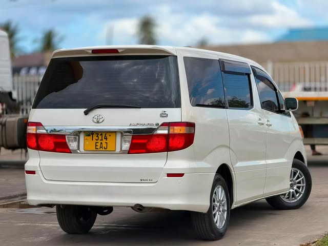 Magari Alphard 2005 lipo Dar es Salaam