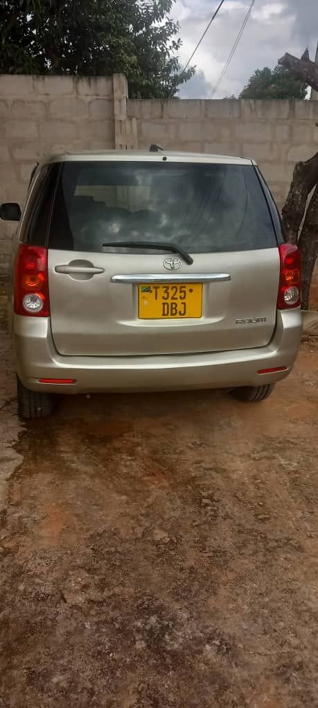 Price Toyota Raum 2005 for Sale in Dar es Salaam
