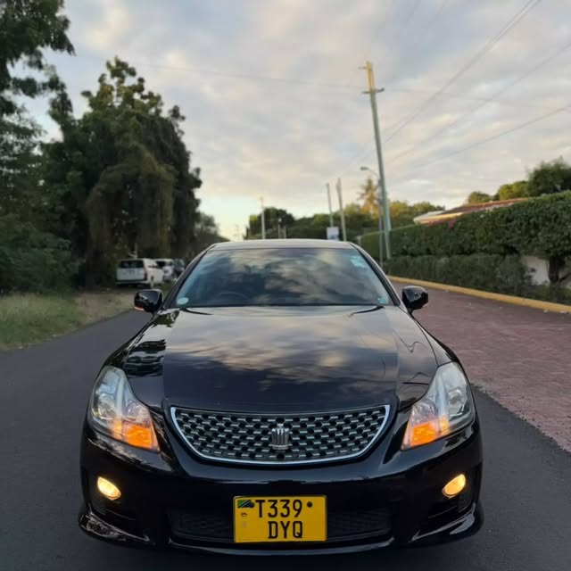 Bei ya Toyota Crown 2009 Sokoni Dar es Salaam Tanzania