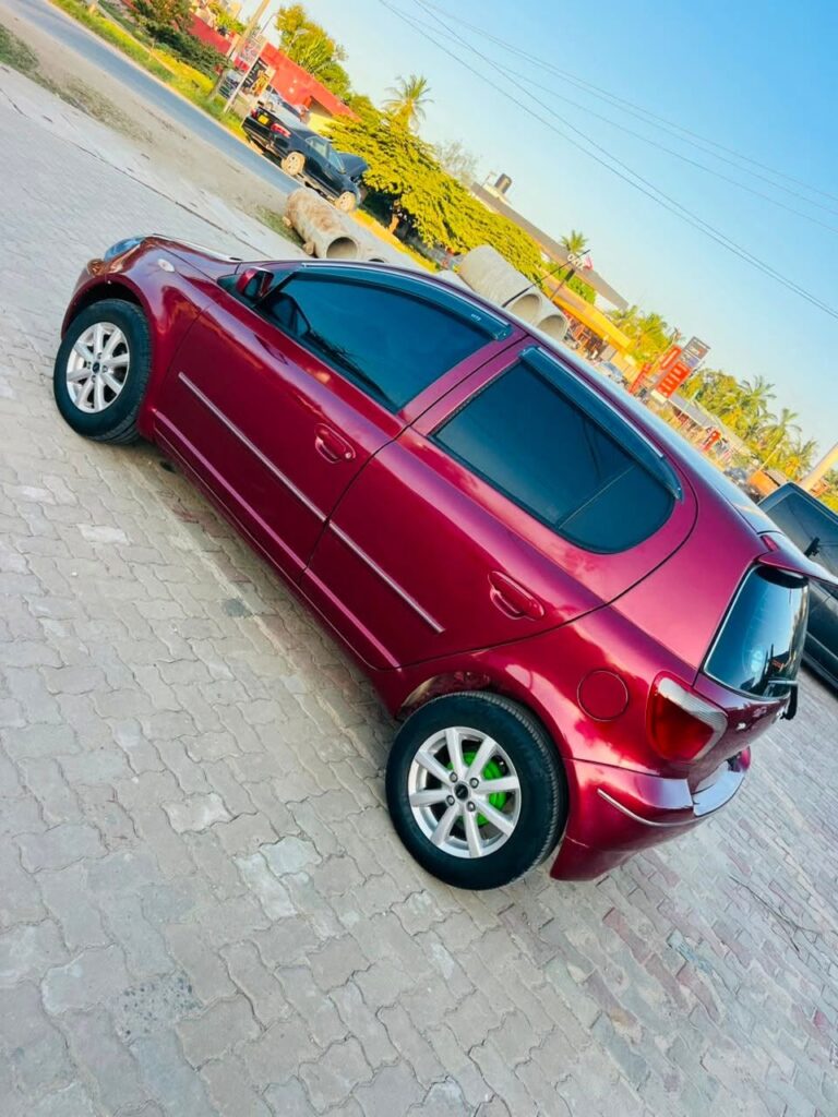 Magari Vitz 2003 lipo Dar es Salaam