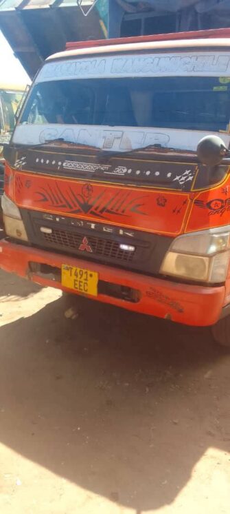 Bei Ya Mitsubishi Canter 2005 Sokoni Dar es Salaam Tanzania