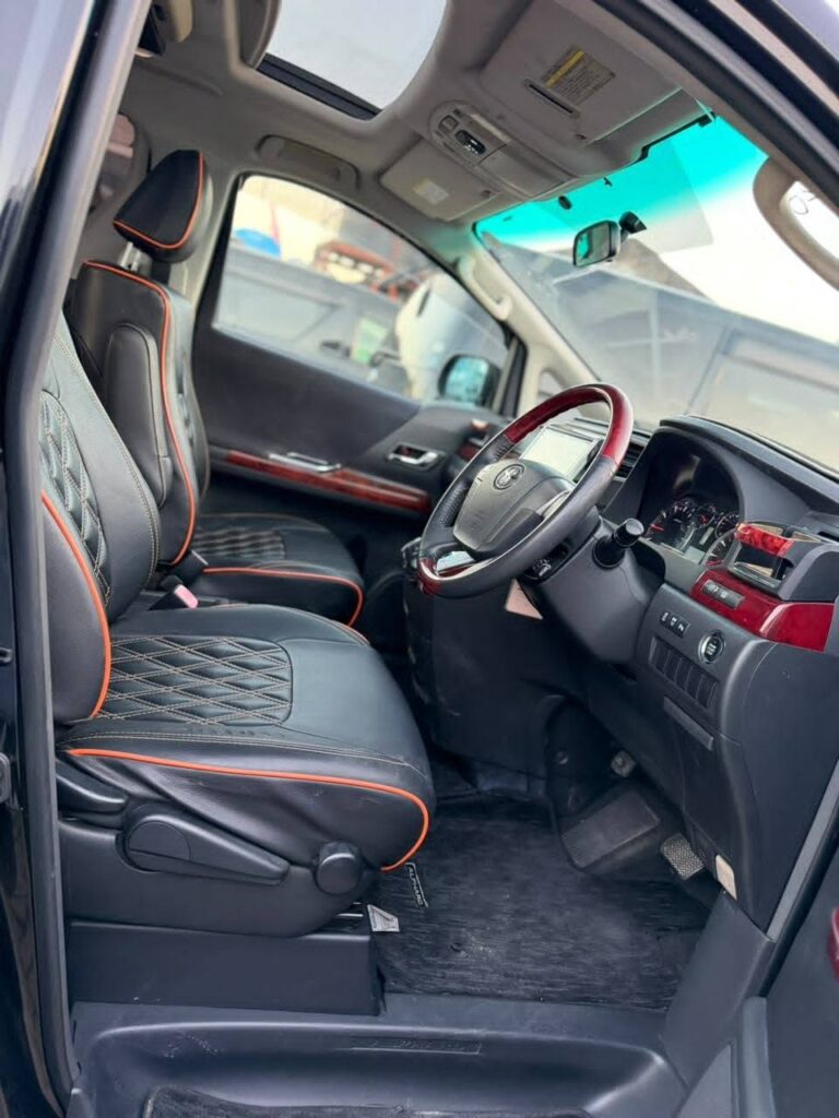 Magari Sokoni Toyota Alphard ya Bei Poa 2009