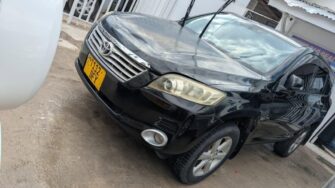 Bei Ya Toyota Vanguard 2010 Sokoni Dar es Salaam Tanzania