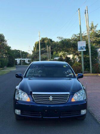 Price of Used Toyota Crown 2006 for Sale in Dar es Salaam Tanzania