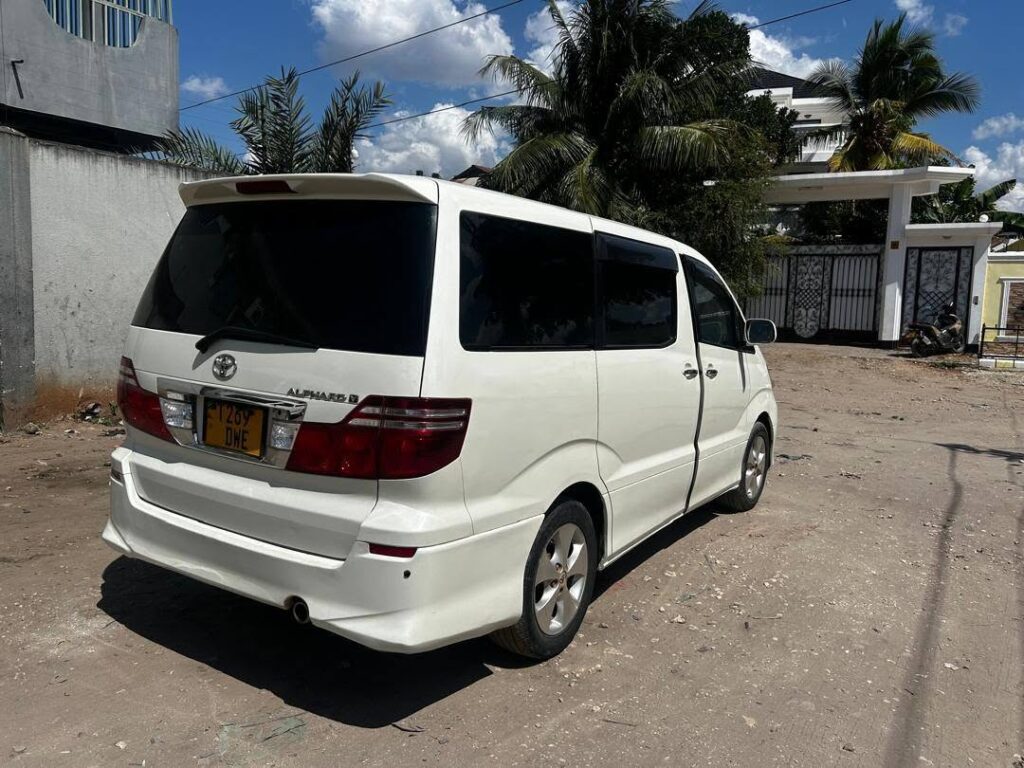 Price Toyota Alphard 2005 for Sale in Dar es Salaam