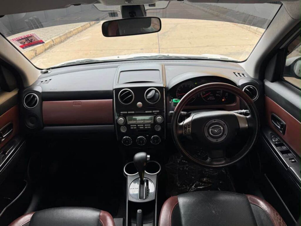 Mazda Verisa bei poa sokoni Dar es Salaam Tanzania