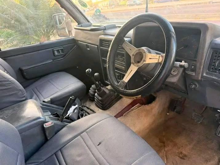 Magari Sokoni Nissan Safari ya Bei Poa 1995