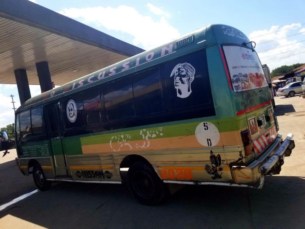 Nissan Civilian bei poa sokoni Dar es Salaam Tanzania